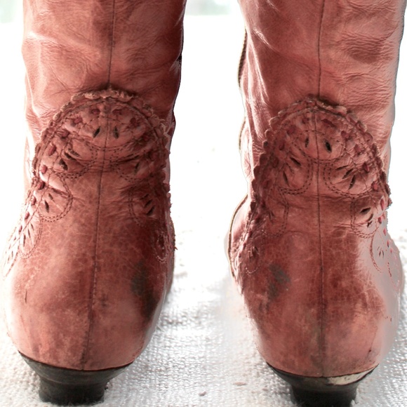 One of 2 Vintage Rose Leather Boots. - Picture 4 of 5